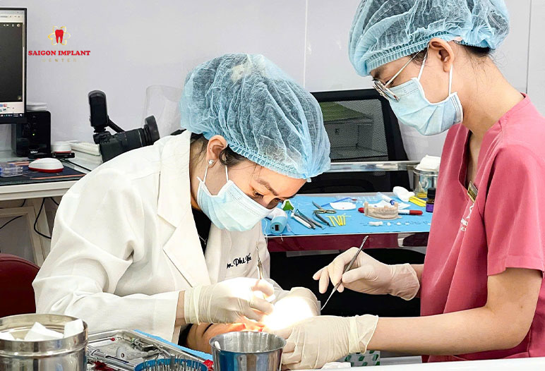 best dentist implant saigon