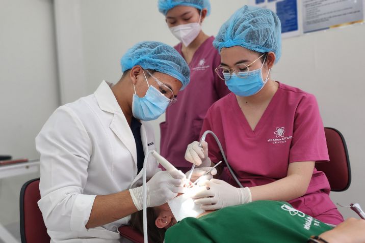 7 dental implants dentistry with best all on in Vietnam